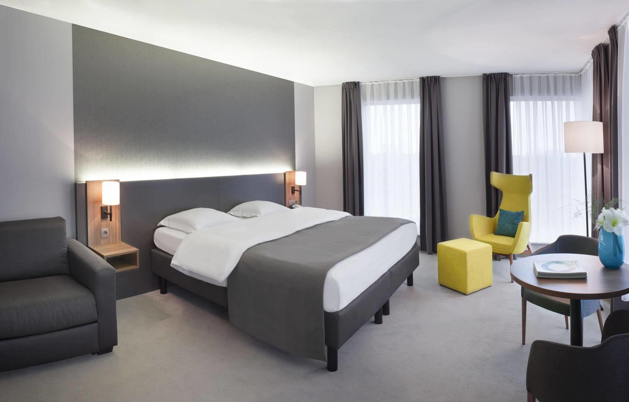 Hotel Drie Eiken Edegem Exteriör bild