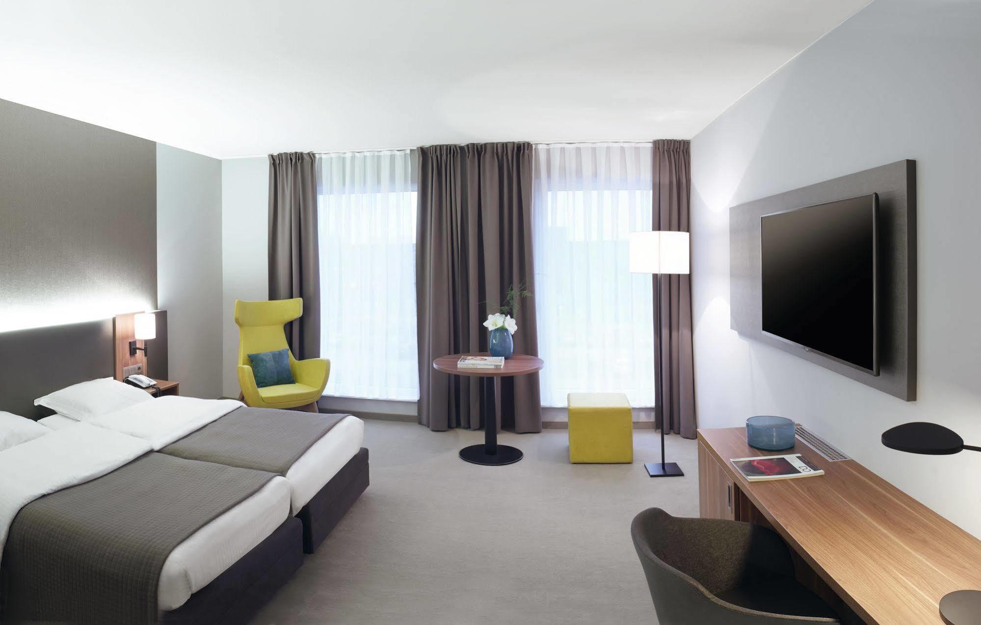Hotel Drie Eiken Edegem Exteriör bild